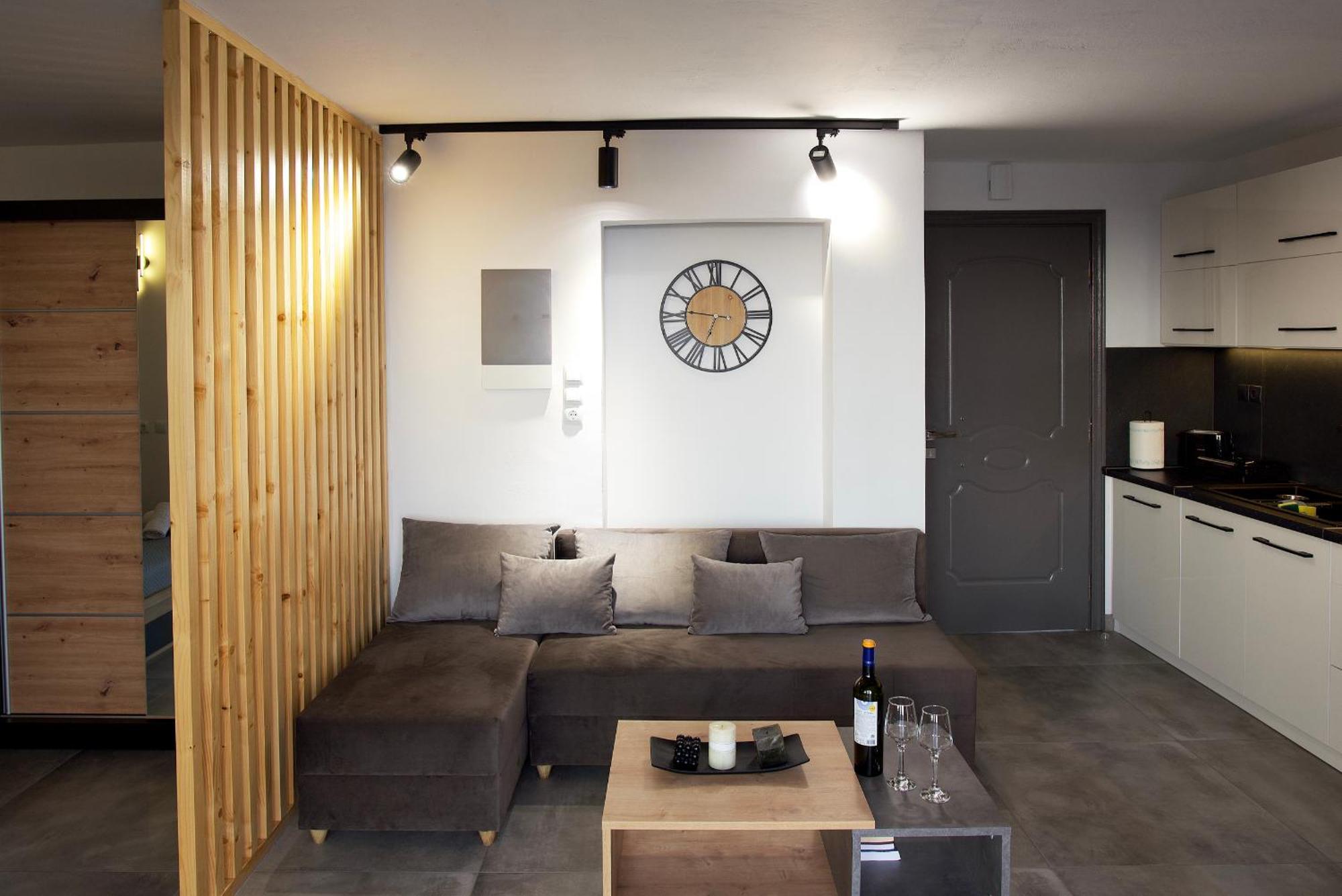 Kiriakos Apartment Каламата Экстерьер фото