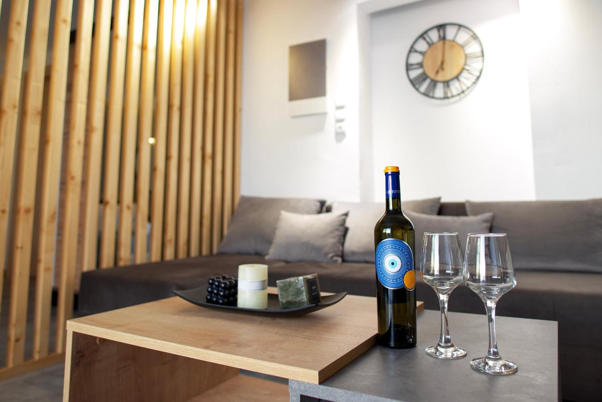 Kiriakos Apartment Каламата Экстерьер фото