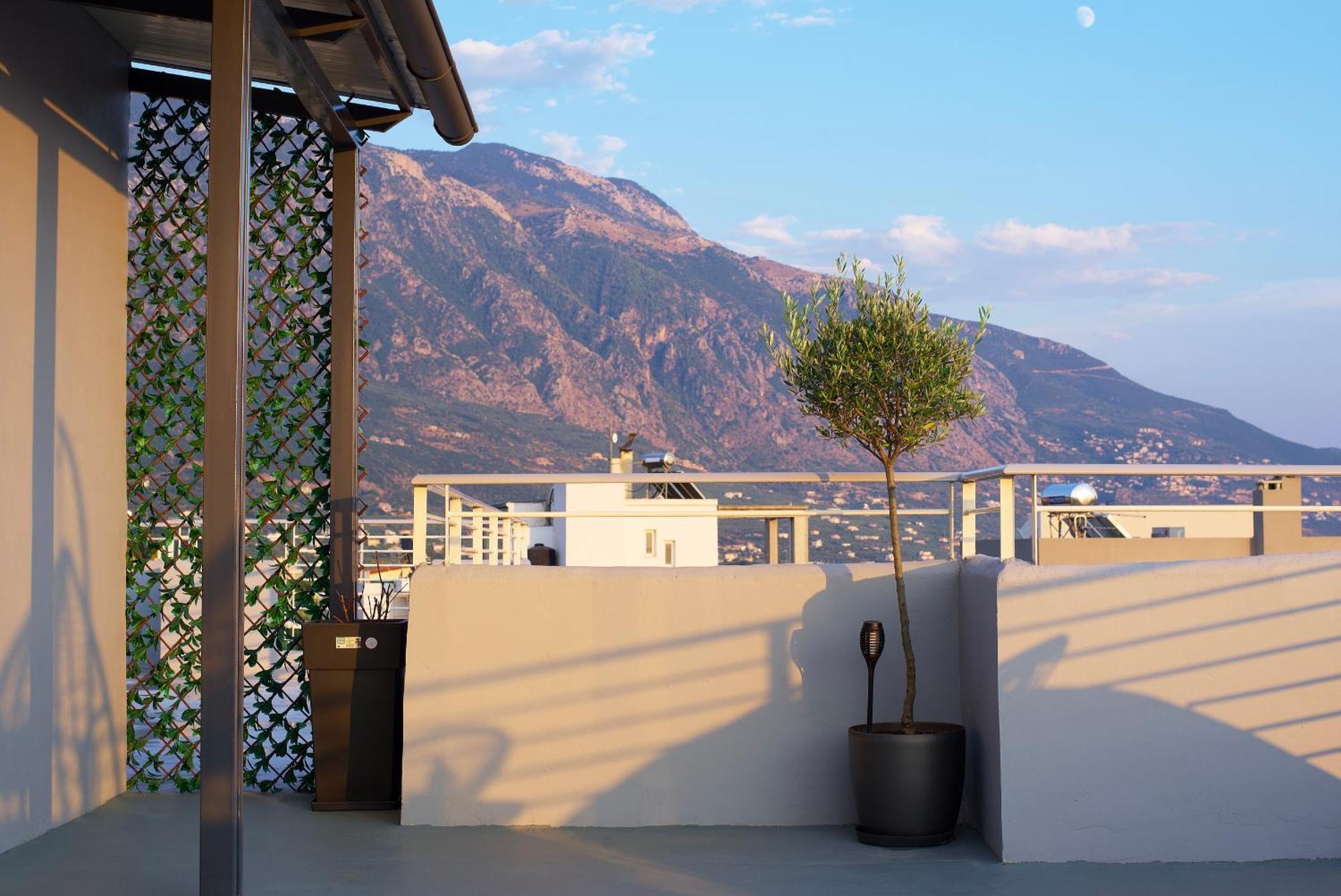 Kiriakos Apartment Каламата Экстерьер фото